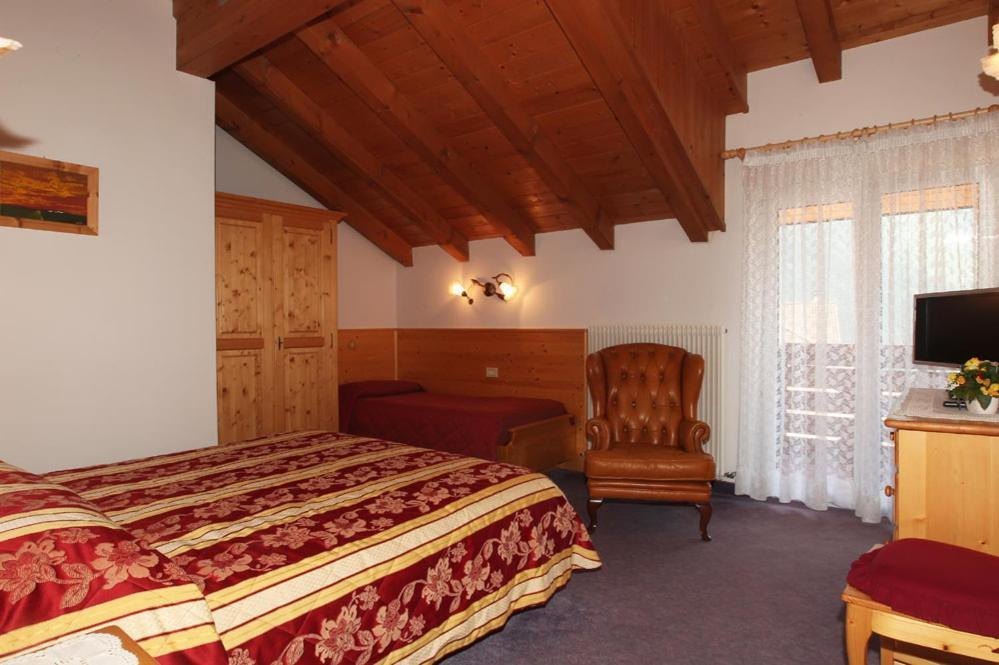 Hotel Garni Villanova Molveno Room photo